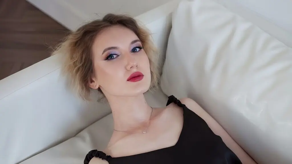 AriaGlen's live cam